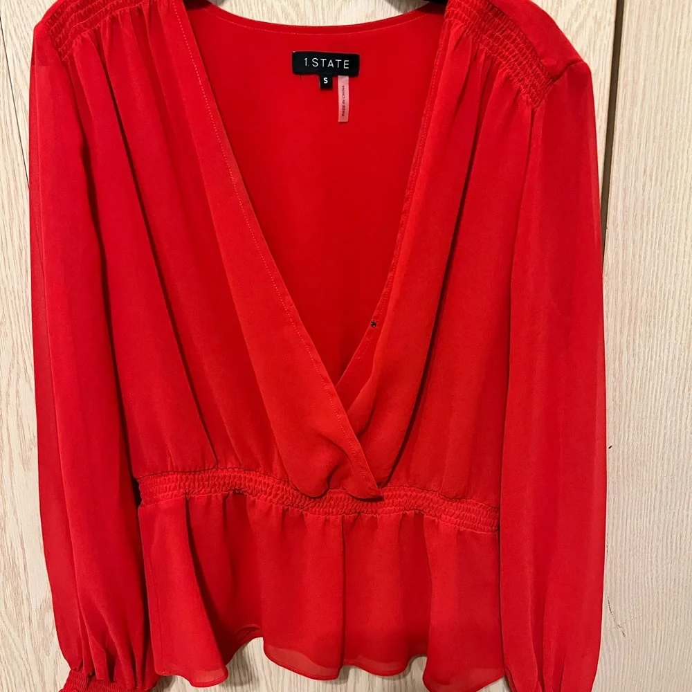 Red blouse - Picture 4 of 7